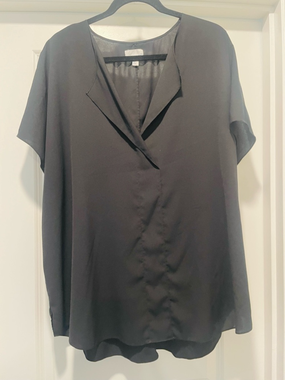 14th & Union Women’s Black Short-Sleeve V-Neck Blouse